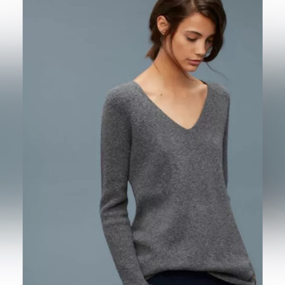 Aritzia Wilfred Henon Ribbed Grey Sweater Small